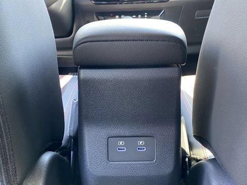 New 2026 Nissan Kicks SR FWD image 24