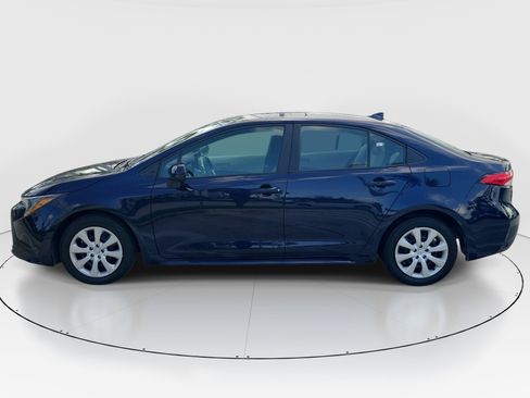 Used 2025 Toyota Corolla LE FWD image 4