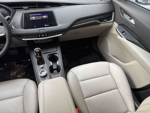 Used 2022 Cadillac XT4 Premium Luxury w/ Driver Awareness Package FWD image 27