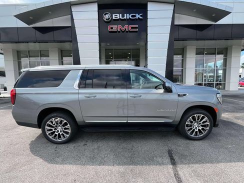 Used 2023 GMC Yukon XL Denali AWD/4WD image 2