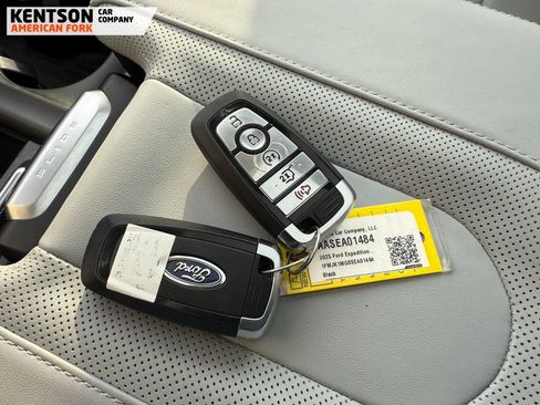 Used 2025 Ford Expedition Max Platinum w/ Platinum Ultimate Package image 46