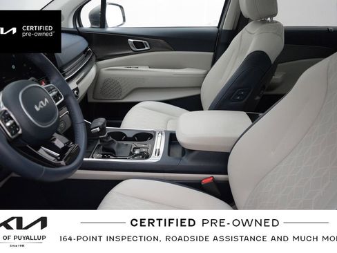 Used 2025 Kia Carnival SX w/ SX Dark Edition Package image 10