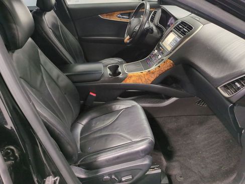 Used 2017 Lincoln MKX Reserve w/ Lincoln MKX Climate Package image 28