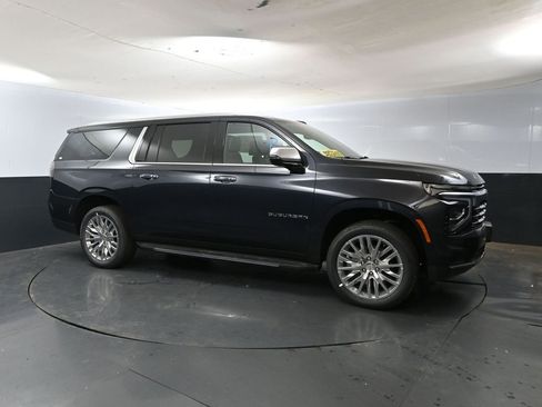 New 2025 Chevrolet Suburban Premier image 4