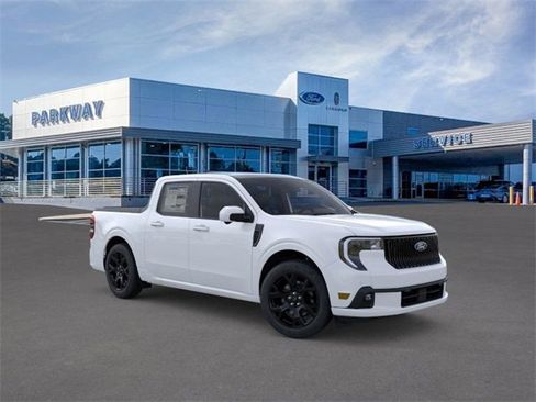 New 2025 Ford Maverick Lobo image 7