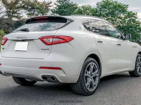 Used 2017 Maserati Levante S AWD/4WD image 8