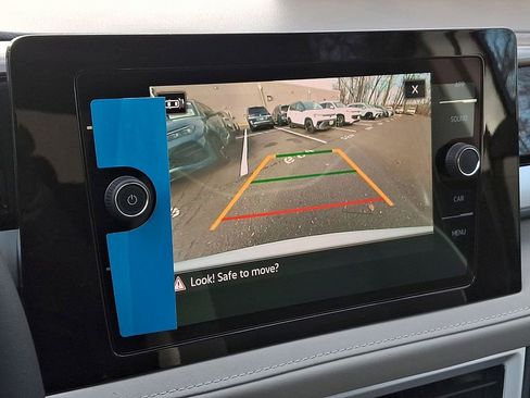 New 2026 Volkswagen Taos SE image 13