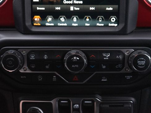 Used 2023 Jeep Wrangler Rubicon w/ LED Lighting Group image 17