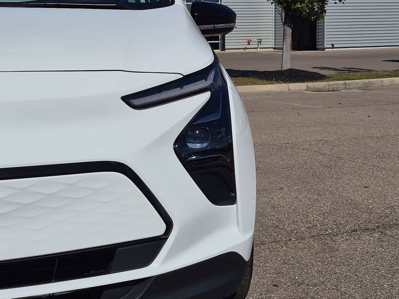 Used 2023 Chevrolet Bolt LT w/ Infotainment Package FWD image 10