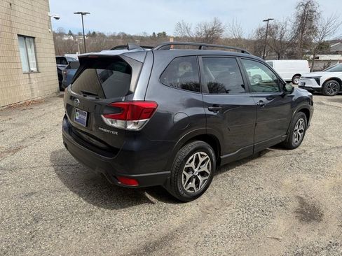 Used 2019 Subaru Forester Premium image 6