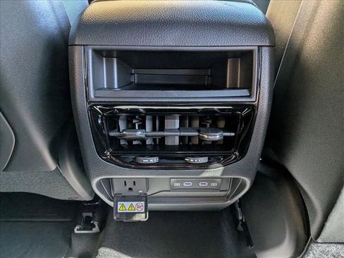 New 2026 Jeep Grand Cherokee Altitude AWD/4WD image 18