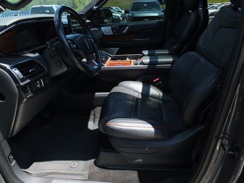 Used 2022 Lincoln Navigator L Black Label AWD/4WD image 13