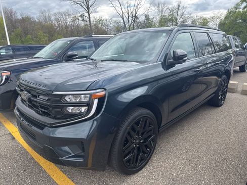 New 2026 Ford Expedition Max Platinum w/ Stealth Performance Package AWD/4WD image 2