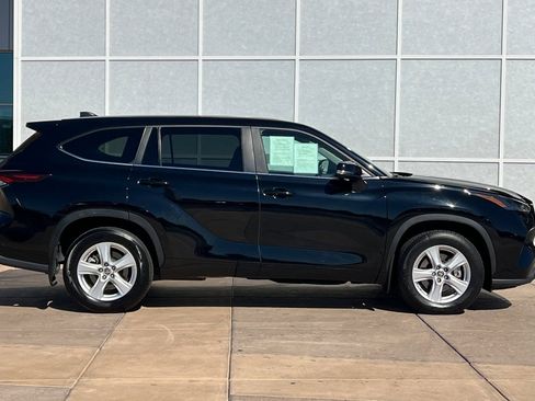 Certified 2024 Toyota Highlander LE image 3