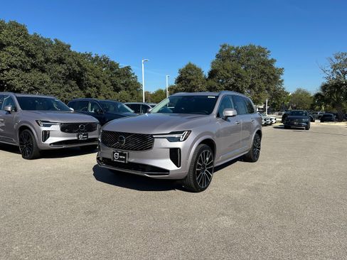 New 2026 Volvo XC90 B5 Plus image 2