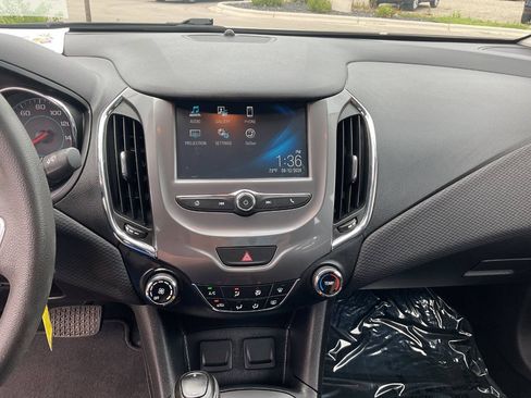 Used 2016 Chevrolet Cruze LT FWD image 20