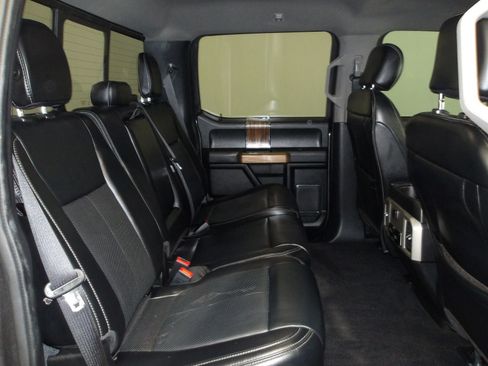 Used 2019 Ford F150 Lariat w/ FX4 Off-Road Package AWD/4WD image 18