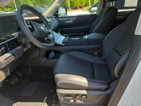 Used 2026 INFINITI QX80 Luxe w/ Cargo Package AWD/4WD image 5