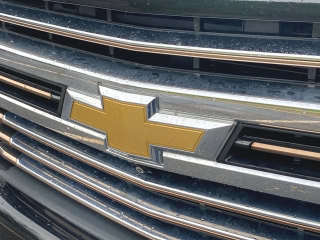 Used 2020 Chevrolet Silverado 1500 High Country w/ Technology Package AWD/4WD image 32