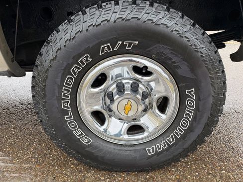 Used 2001 Chevrolet Silverado 2500 LS w/ Off-Road Skid Plate Pkg image 17