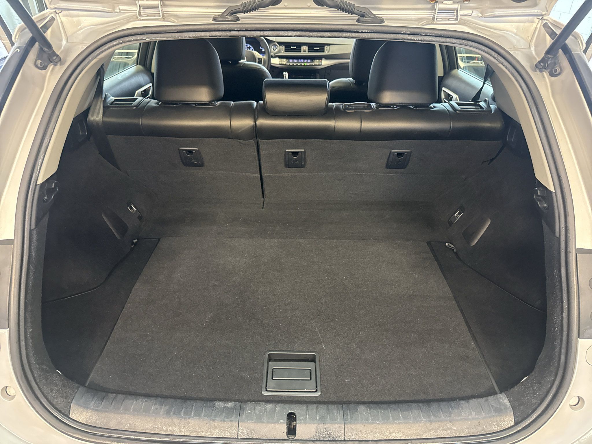 Used 2011 Lexus CT 200h Premium FWD image 29