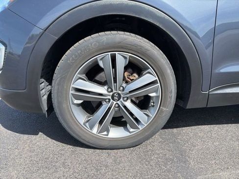 Used 2016 Hyundai Santa Fe SE w/ Option Group 02 AWD/4WD image 16