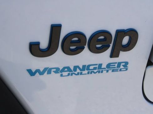 Used 2021 Jeep Wrangler Unlimited Rubicon 4xe w/ Cold Weather Group AWD/4WD image 10