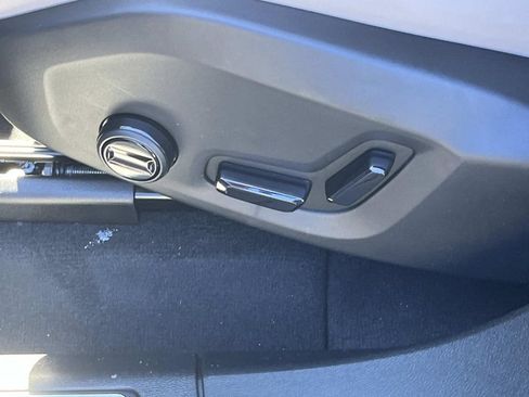 New 2026 Volvo XC60 B5 Core w/ Climate Package image 22
