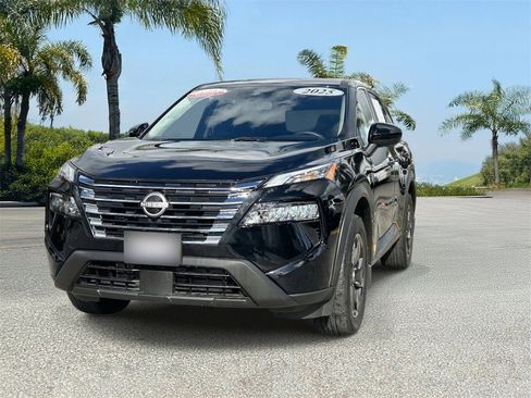 Certified 2025 Nissan Rogue SV image 6