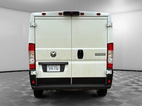 Used 2025 RAM ProMaster 2500 w/ Convenience Group FWD image 4