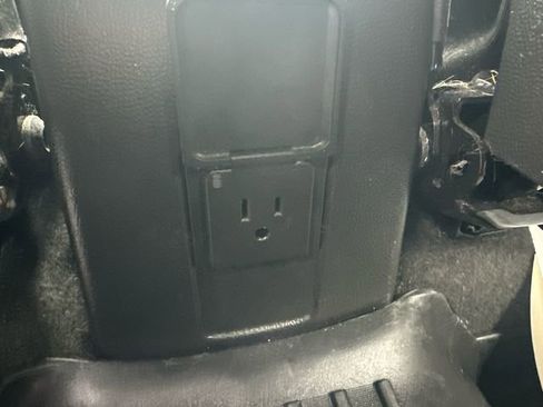 Used 2021 Chevrolet Trax LT w/ Premium Seat Package image 23