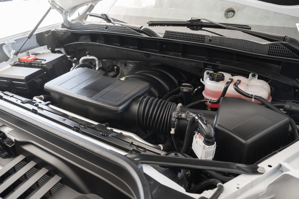 Used 2026 GMC Sierra 1500 SLT RWD image 17