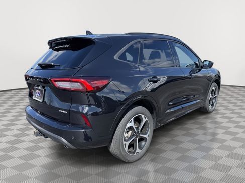 Certified 2023 Ford Escape ST-Line Select w/ Tech Pack #2 image 3