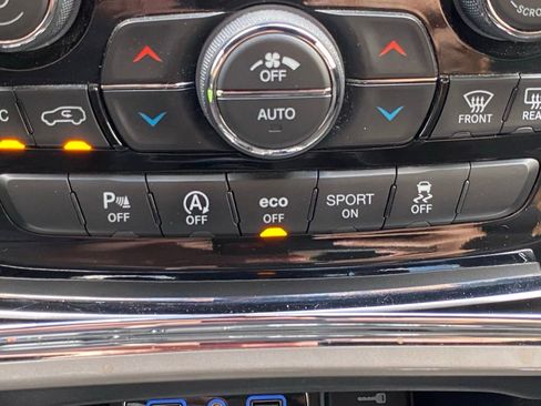 Used 2021 Jeep Grand Cherokee Laredo X image 25