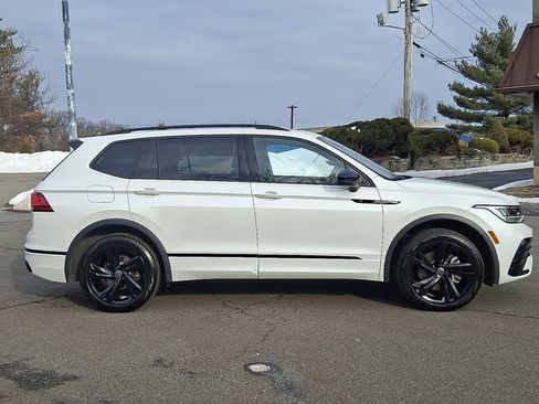 Certified 2024 Volkswagen Tiguan SE R-Line image 12