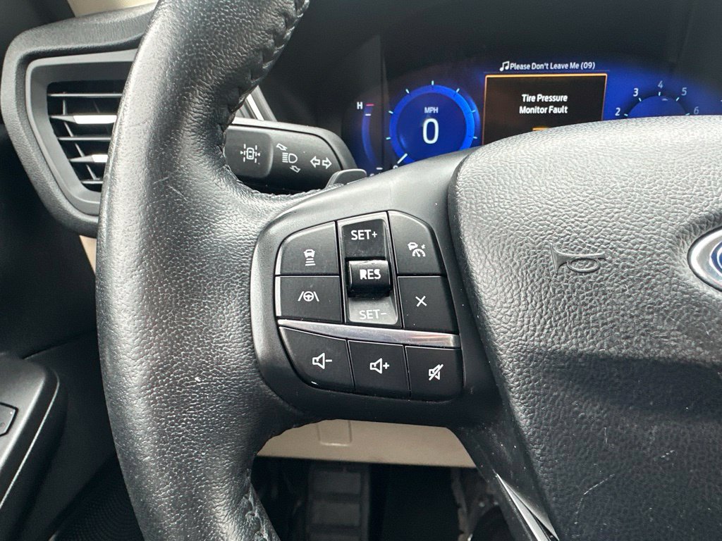 Used 2020 Ford Escape Titanium AWD/4WD image 24