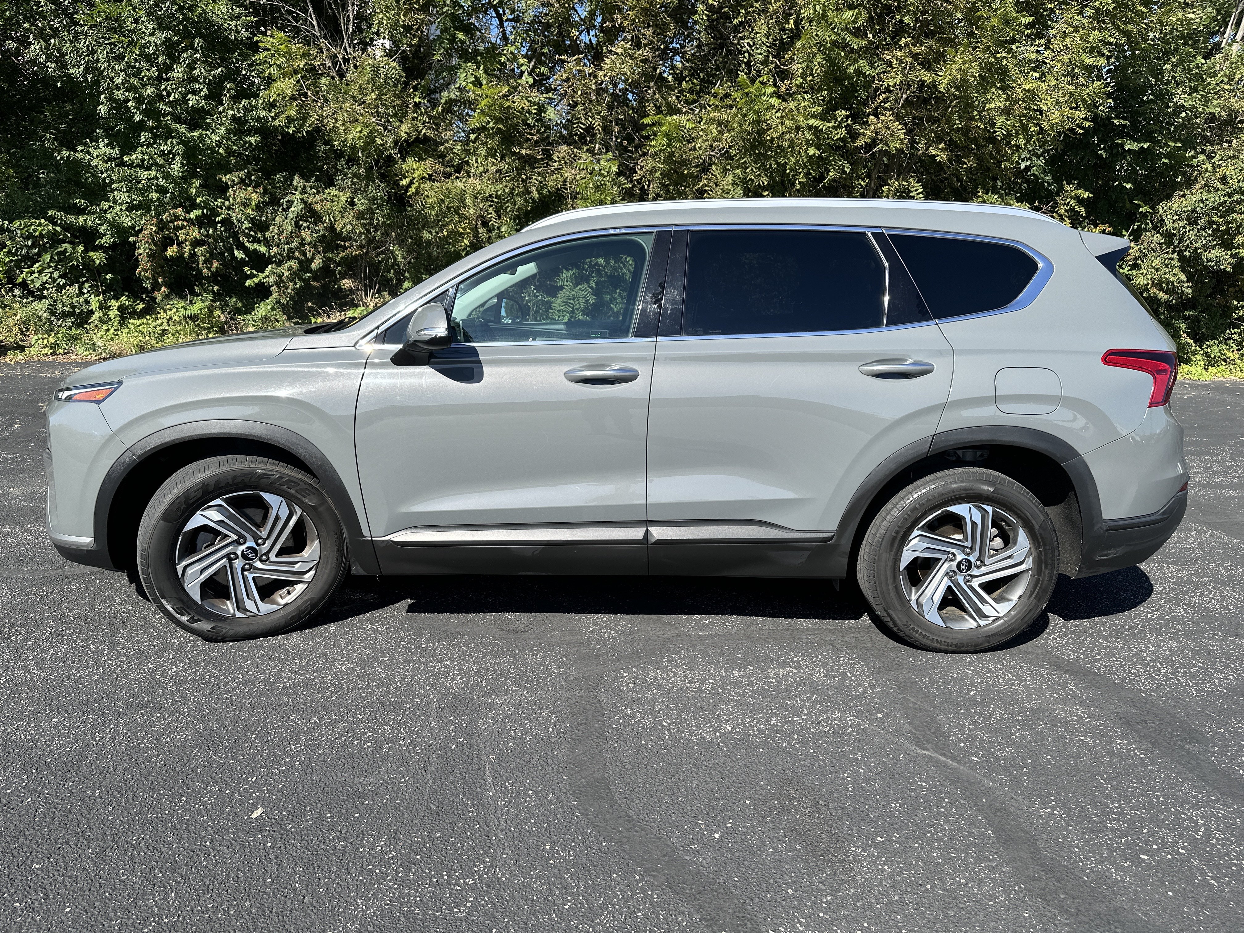Used 2023 Hyundai Santa Fe SEL FWD image 4