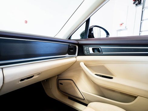 Used 2023 Porsche Panamera Platinum Edition image 52