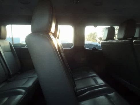 Used 2016 Nissan NV 3500 SL image 11