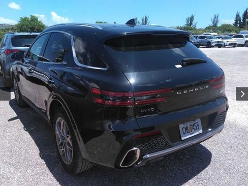 Used 2025 Genesis GV70 2.5T AWD/4WD image 3