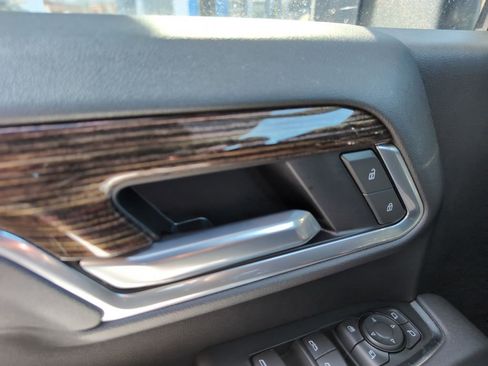 Used 2025 GMC Sierra 2500 SLE w/ SLE Value Package; image 14