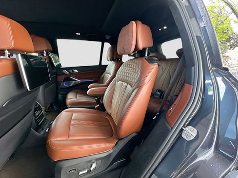 Used 2020 BMW X7 M50i w/ Dynamic Handling Package image 26