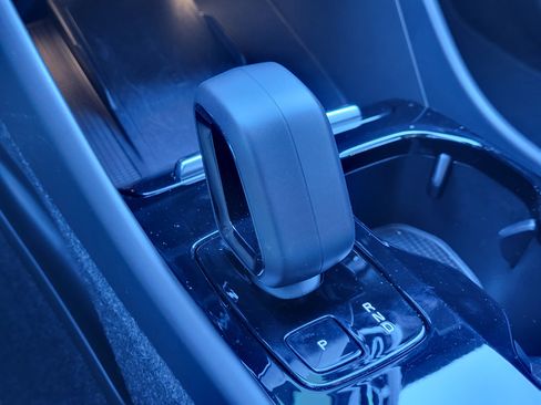 Certified 2023 Volvo XC40 Recharge Plus image 25