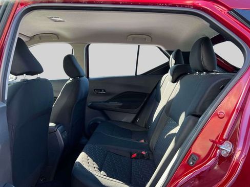 Used 2024 Nissan Kicks SV image 16