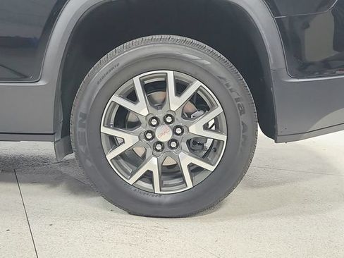 Used 2021 GMC Acadia SLE FWD image 14