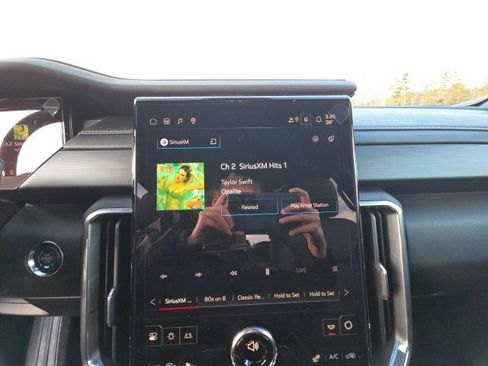 New 2026 GMC Acadia Elevation image 12