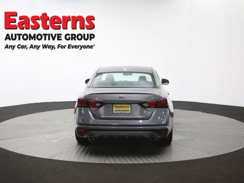 Used 2022 Nissan Altima 2.5 SR FWD image 36