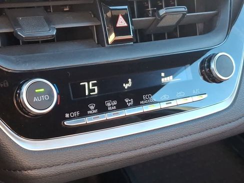 Used 2023 Toyota Corolla SE image 25