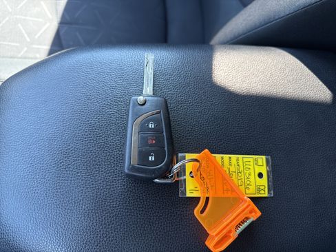 Used 2019 Toyota RAV4 LE AWD/4WD image 21
