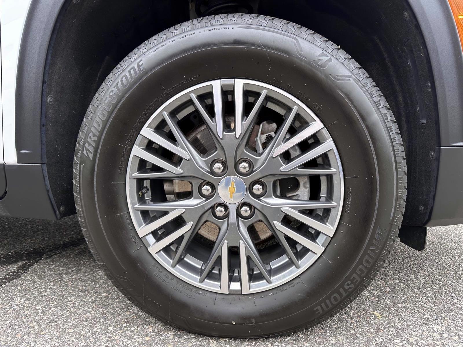 Used 2024 Chevrolet Traverse LS AWD/4WD image 6